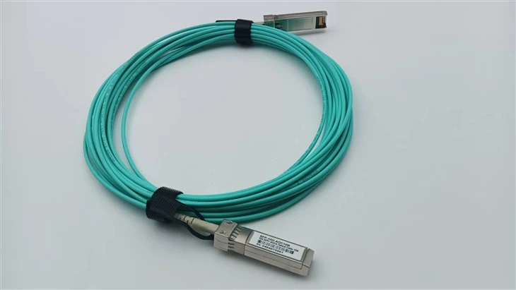 Активний оптичний кабель 40G QSFP+ (AOC)