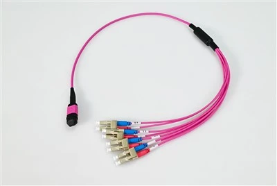 Волоконно-оптичний патч-корд LC до MPO 8 Core 3,0 мм OM4